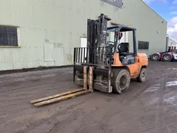 2010 Toyota 02-7FDA50 Diesel Forklift (Ex-Coates Hire)