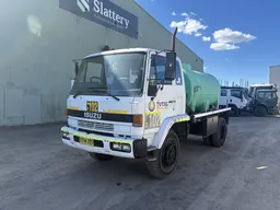 1991 Isuzu FSS 500 [4x4] Water Truck