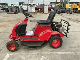 2011 Sanli ADR1130 Ride On Mower