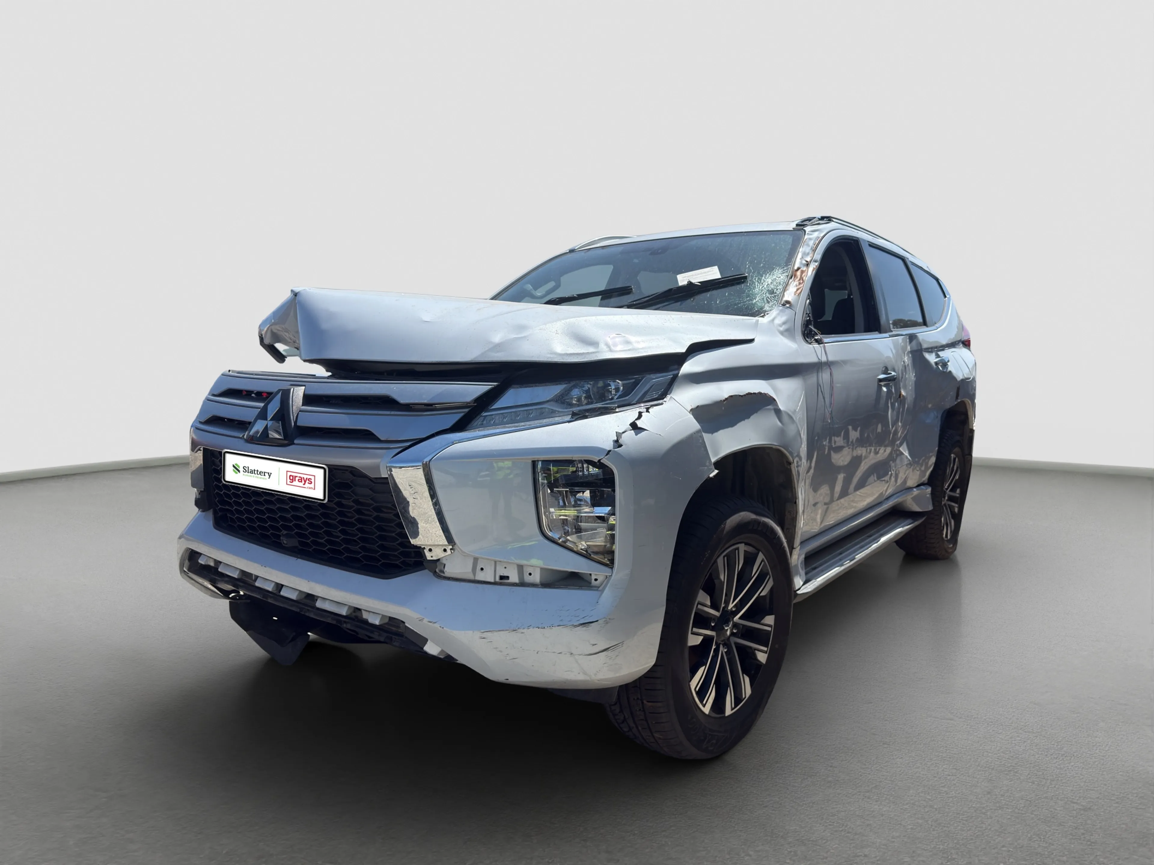 2021 Mitsubishi Pajero