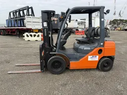 Toyota 32-8FG25 Counterbalance Forklift