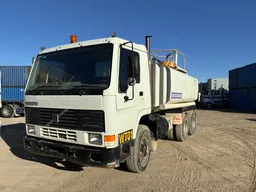 1996 Volvo FL7   6x4 Water Truck