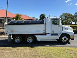 2011 Mercedes Benz Freightliner FLX CST112 6x4 Tipper