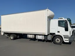 2015 Iveco Eurocargo 160E28 4x2 Curtainsider