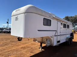 1999 Macro 3 Horse Gooseneck with Living (ROMA,Qld)