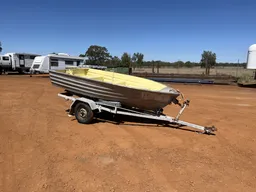 3.6Mt Unknown Brand Single Axle Trailer With 3.1Mt Aluminum Boat