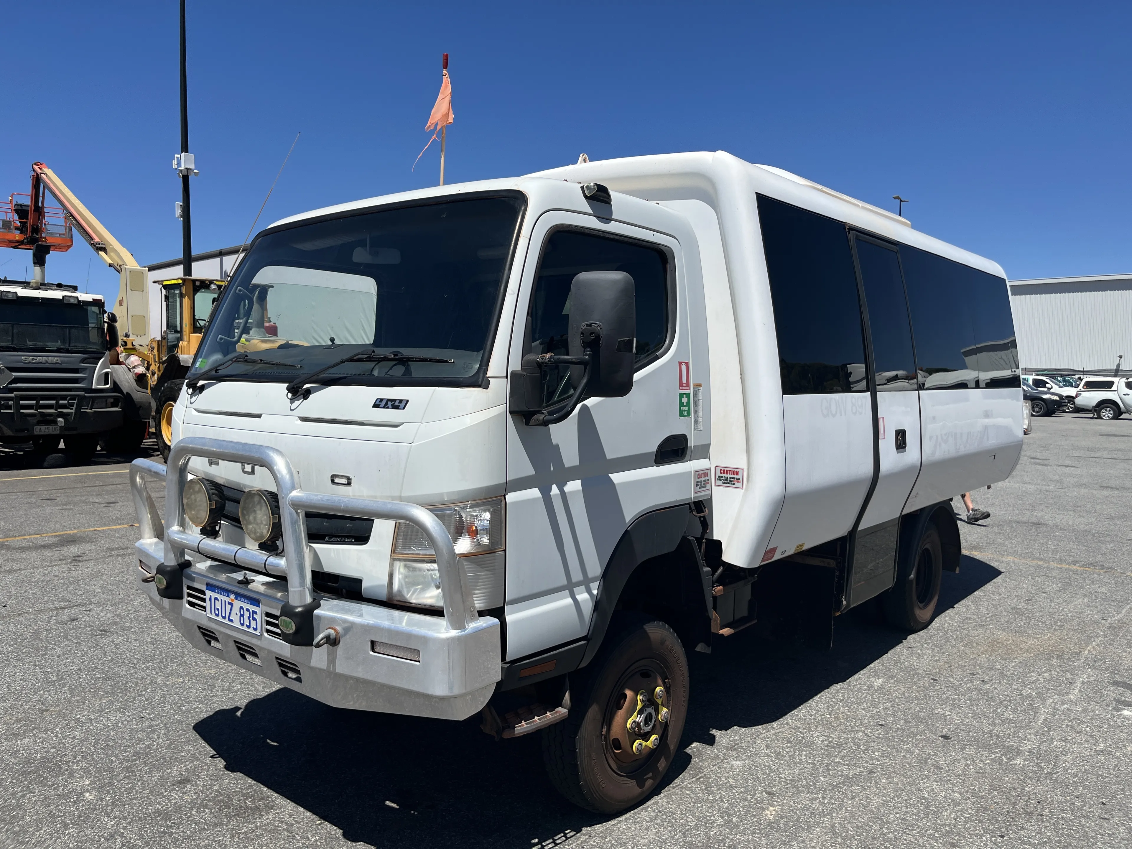 BUS, FLEET and 4x4 Personnel carrier auction