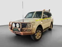 2017 Mitsubishi Pajero GLX Diesel