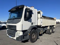 2015 VOLVO 320  FE 6x4 Tipper - Ex Council