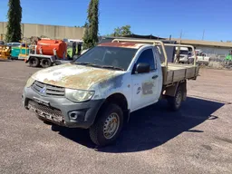 2014 Mitsubishi Triton GL Petrol (Salvage)